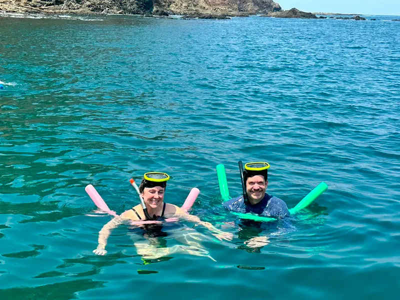 couple-enjoying-snorkeling-jaco-costa-rica