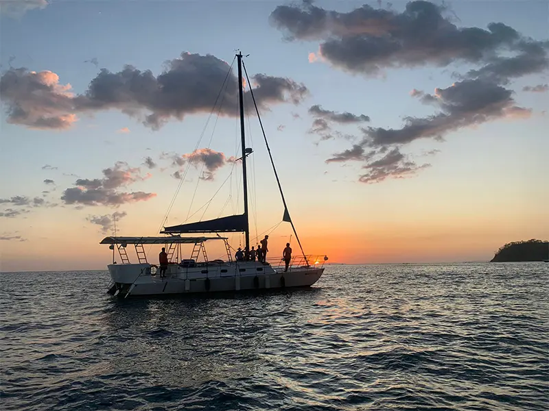 catamaran-sunset-tour-jaco-costa-rica